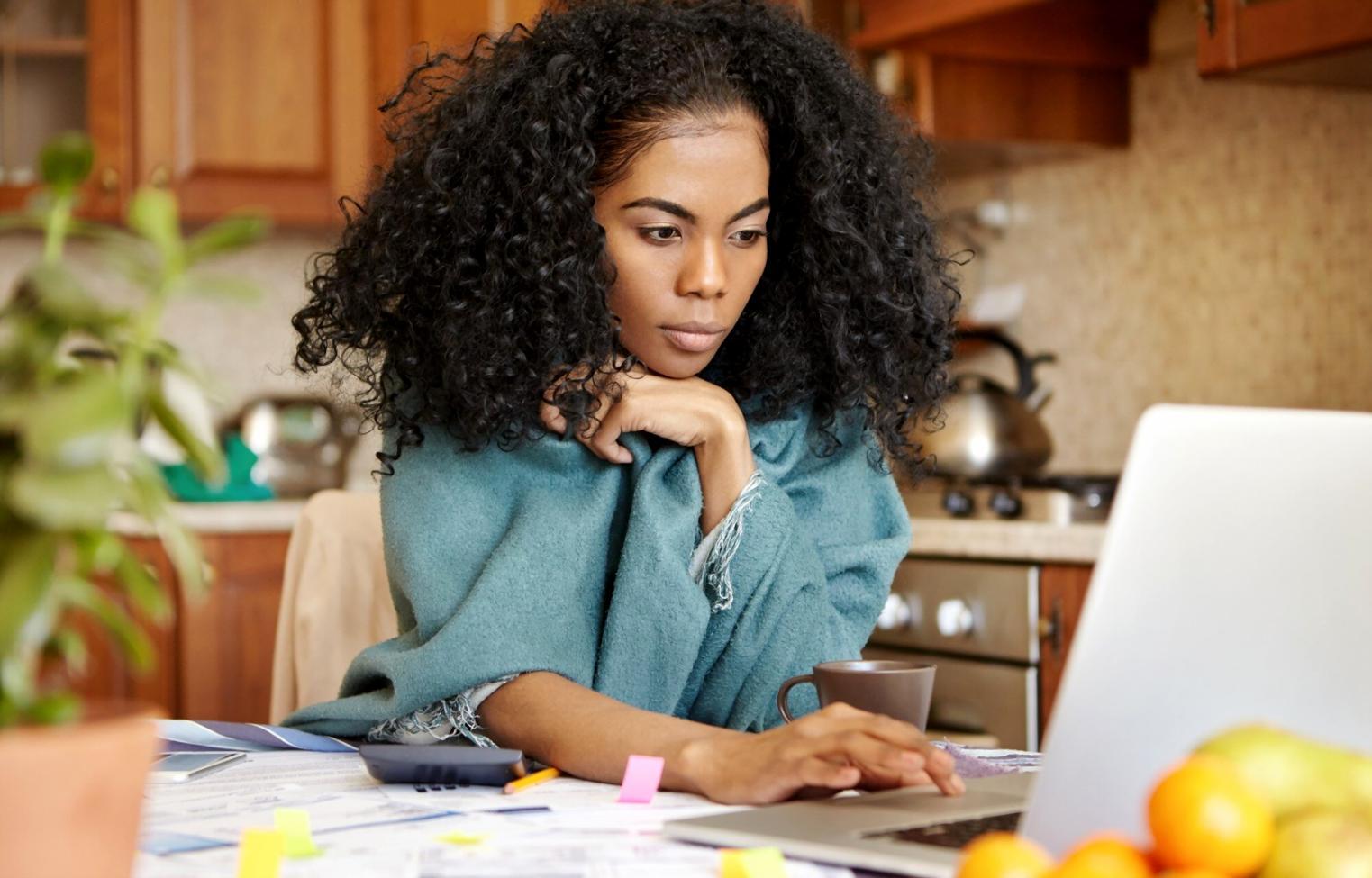 Financial analysis with graphs and business metrics